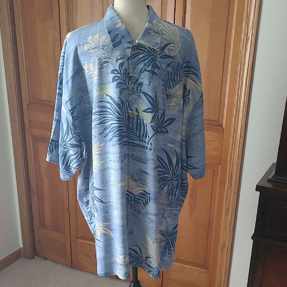 Tommy Bahama Blue and Cream Tropical Shirt